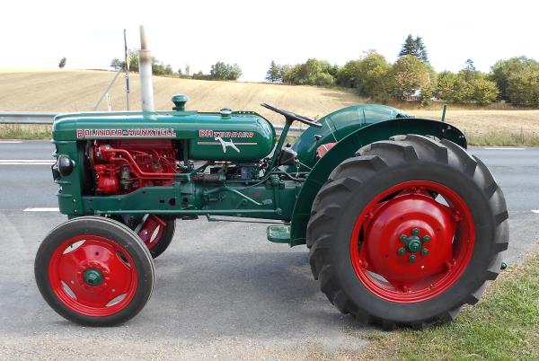 Veterantraktor - Volvo BM - Terrier, grön, 1957, 4 cyl, bensinmotor, B16, 32 hk. 
Nyskick med nya d...